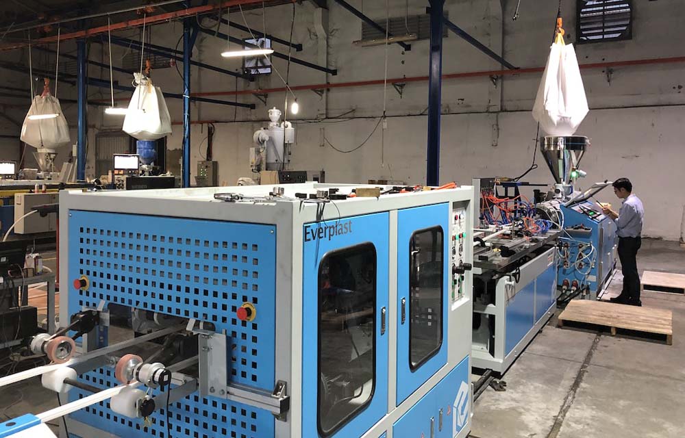 Trunking Extrusion Machine Line_01 Trunking_Extrusion_Machine_Line