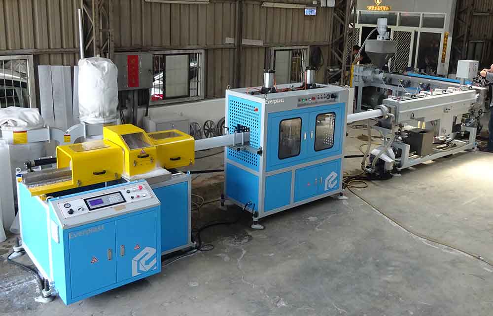 square mesh net pipe machine line