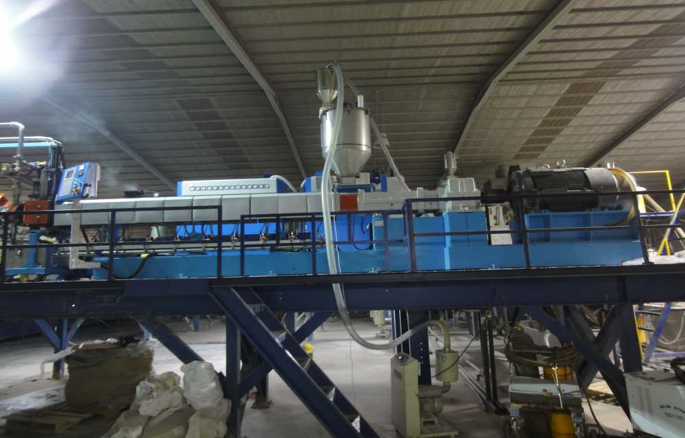 Pe compounding machine line